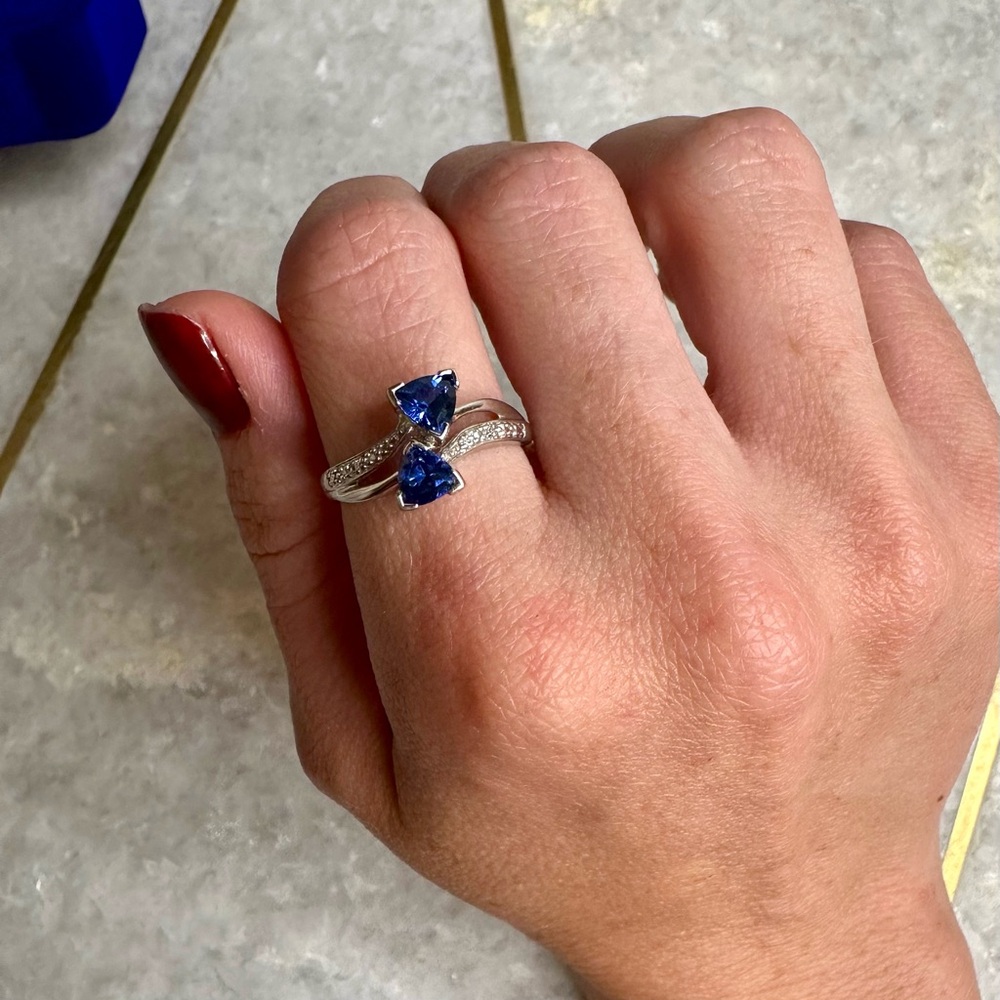 Solid White Gold and Blue Sapphire Ring